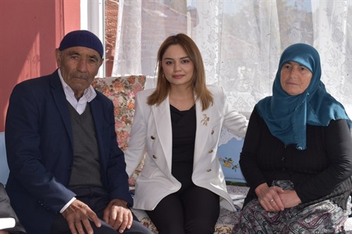 Kaymakamımız Sayın Feyza YILMAZ Şehit Ailesini ziyaret etti.
